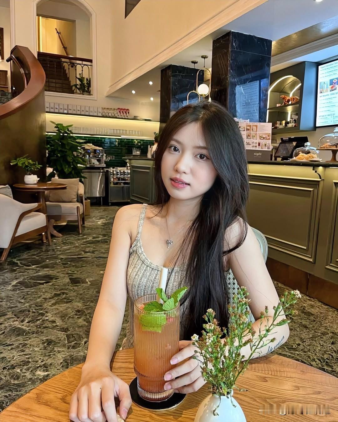 在越南上班中国人现状大部分人薪水几年待遇不变我从公司外派200人我属于第一