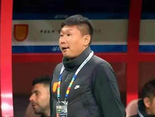 你发现了没有？重庆铜梁龙对阵上海申花，在铜梁龙2:0绝对优势的时候，主教练刘建业