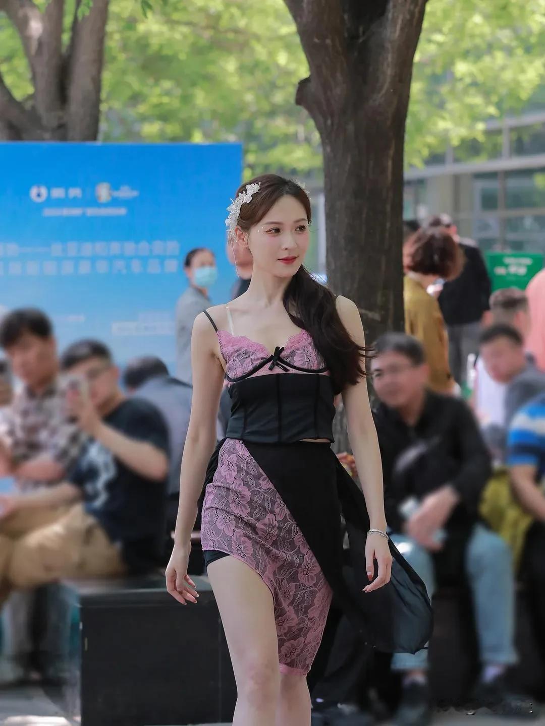 我与世界独处，但不与世界为敌，不争不抢，不是所有问题都有答案，只希望少些