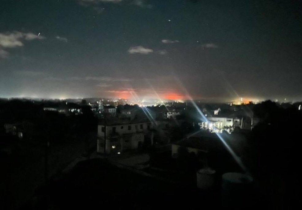 古巴首都哈瓦那多处爆炸，据称有直升机和古巴特种部队的动静​​。古巴国内互联