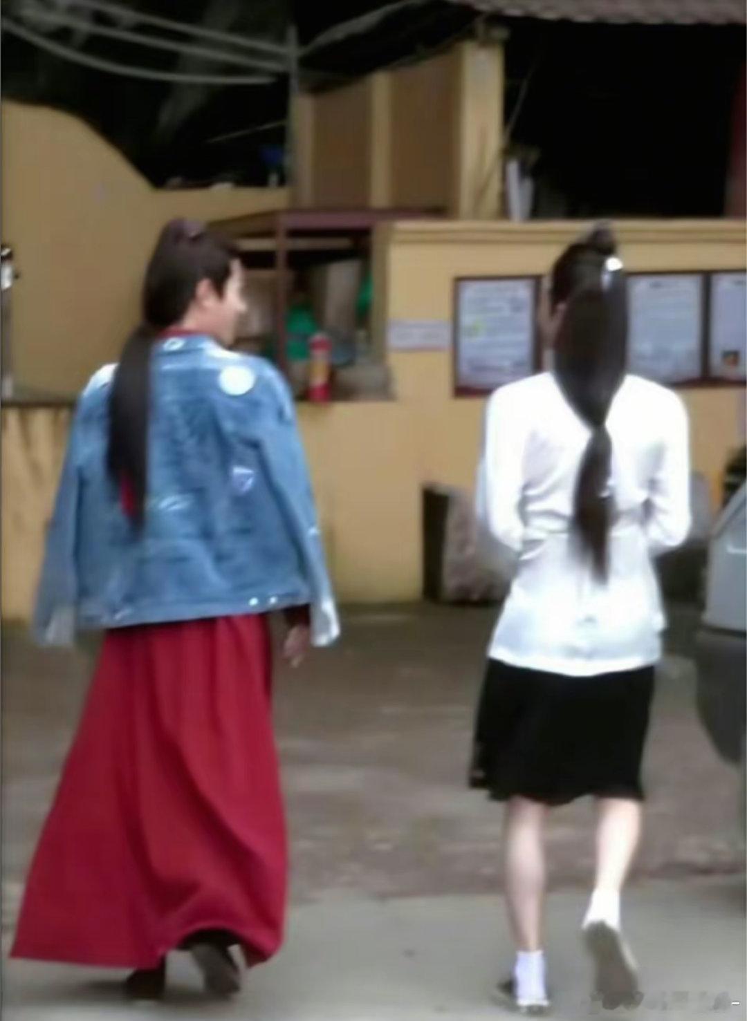 其实这张图是肖战王一博一起上厕所的时候