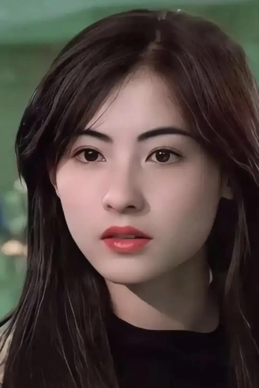 别再猜张柏芝谢霆锋的“恩怨”了——他握10亿资产躺赚，她带三娃年入千万，离异8年