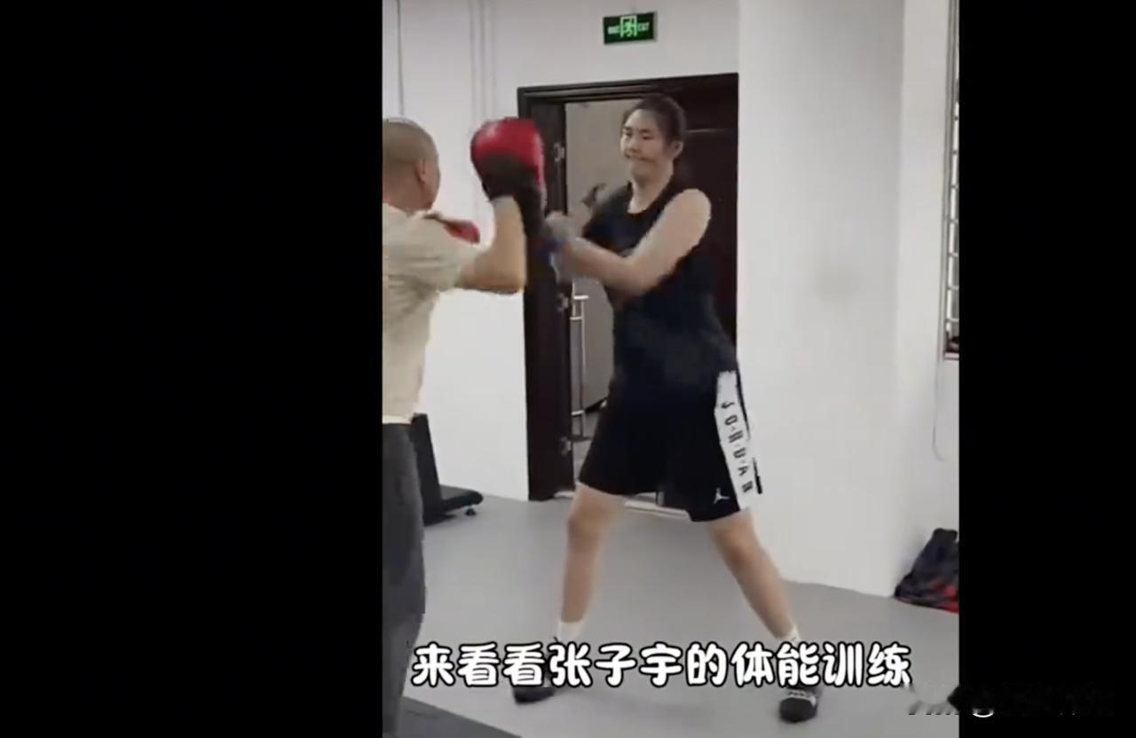 很多人不知道，张子宇平时主要练的什么。实际上，这两年，中国篮协已经已经针对性