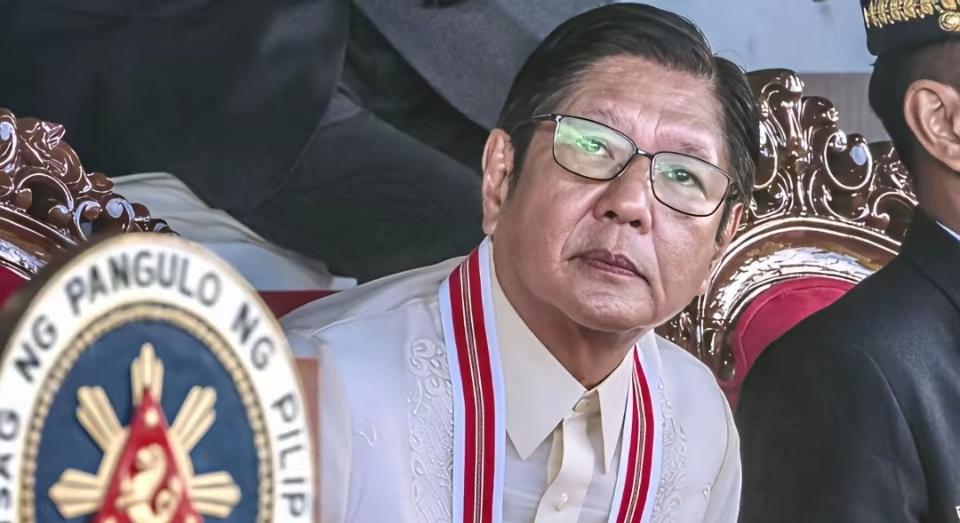 马科斯的意外与善意的边界马科斯本以为会惨败，却因对手失误翻盘，这背后藏着关