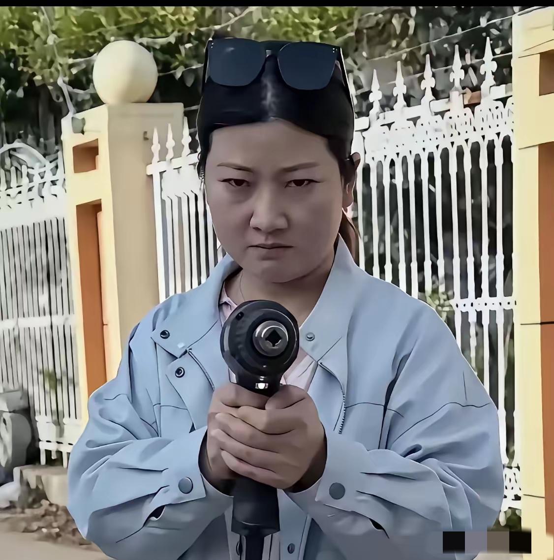 丰县的这个陈姓幼师，用丧心病狂来形容，一点也不为过！最新消息是她被停职了，但