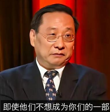 CNN记者上来就问：中国为什么不让台湾独立？结果高志凯眼皮都没抬，悠悠地问：那美