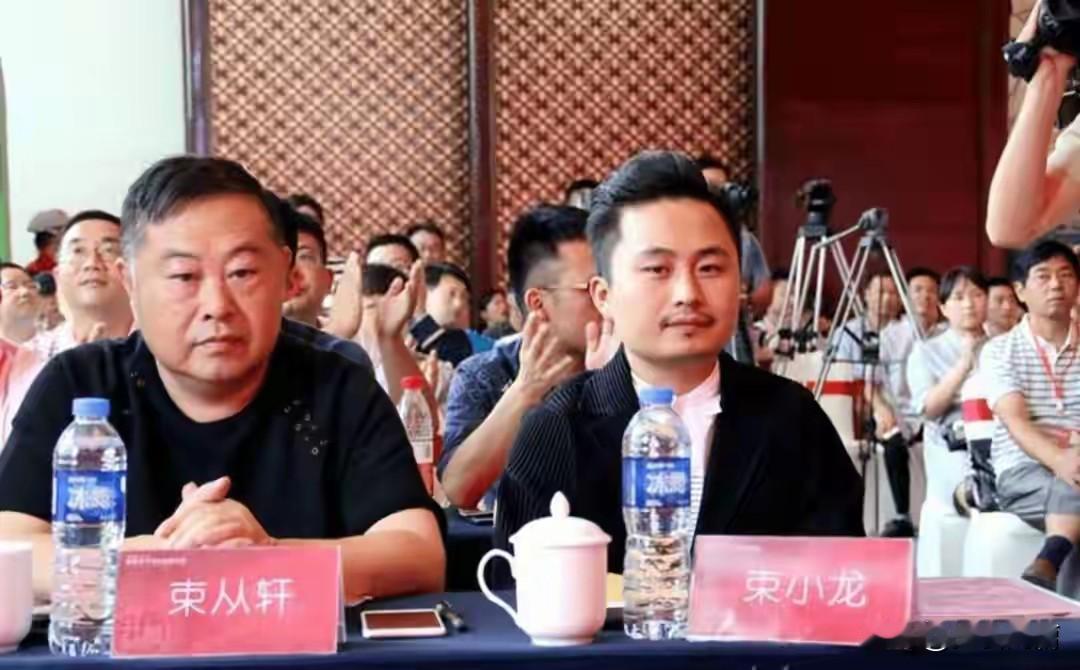 这两个富二代还挺靠谱！老乡鸡创始人束从轩的一双儿女，是这家快餐巨头的二代掌