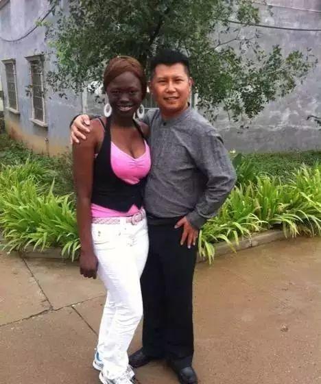 中国爸爸, 非洲妈妈, 混血儿宝宝表示很委屈