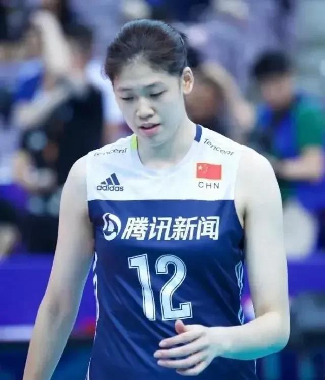 【我说“李盈莹恋家”，你信吗？】有消息说，李盈莹婉拒国外球队的邀请，无从印证，
