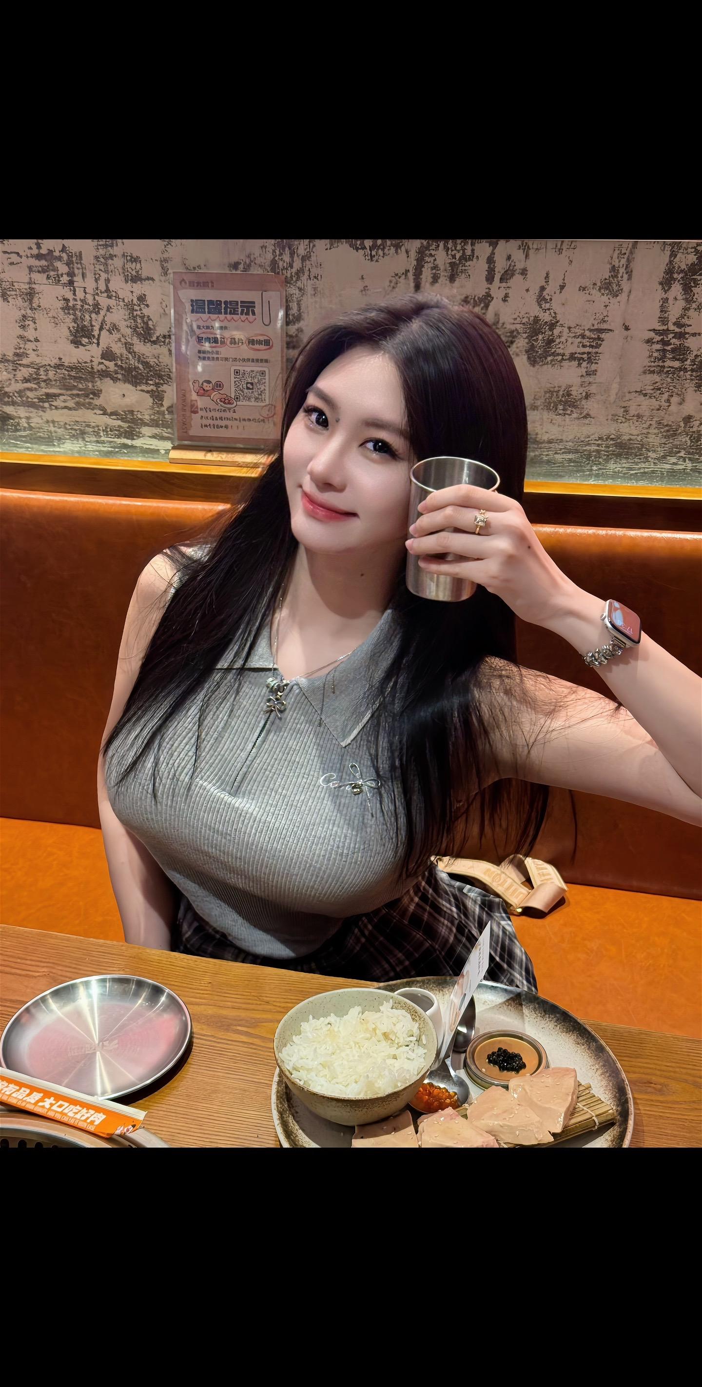 泪水打湿猪脚饭。
