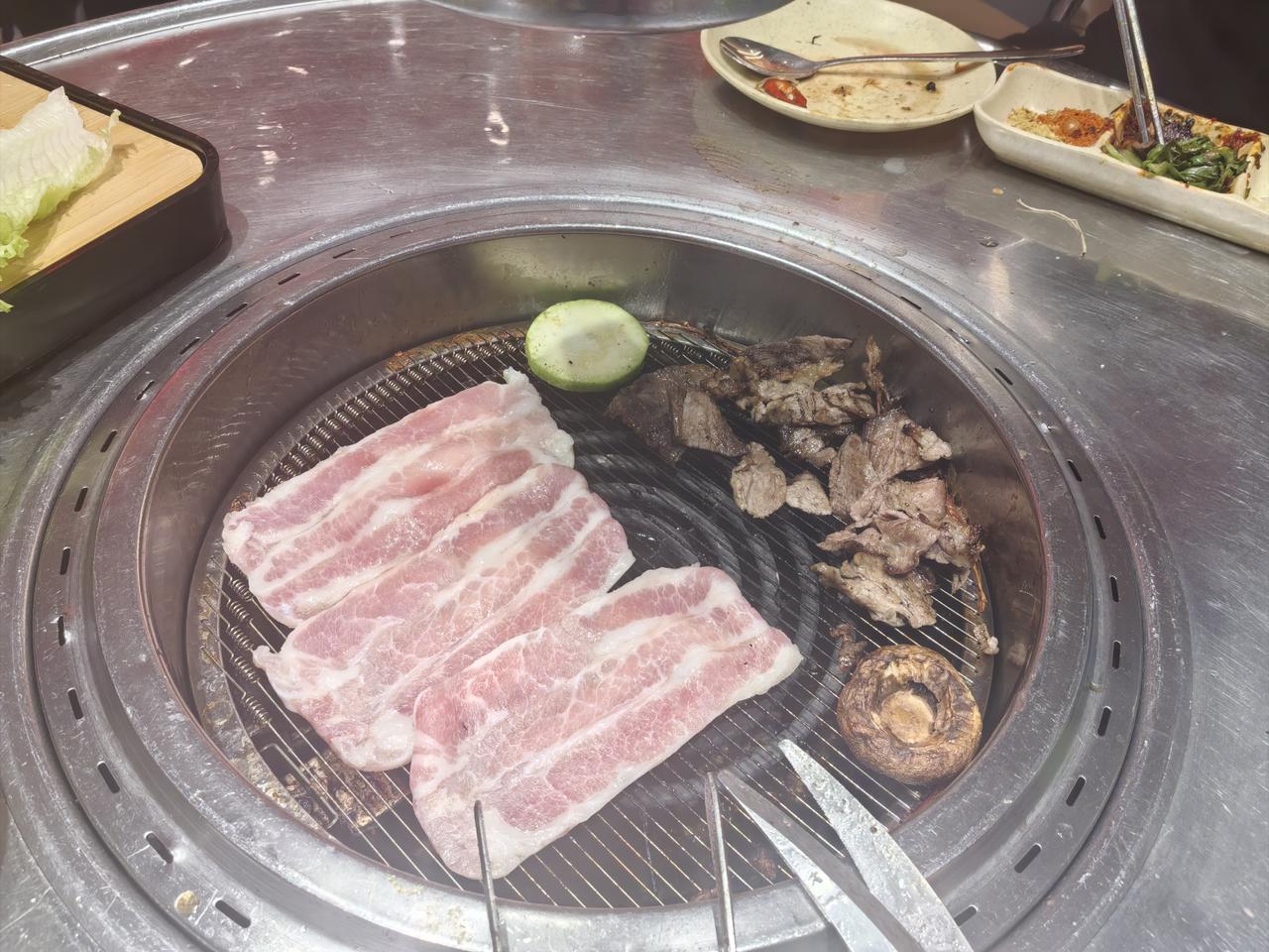 比吸烟危害更甚的不良习惯：1.进食速度过快2.肉类摄入过量3.早餐长期