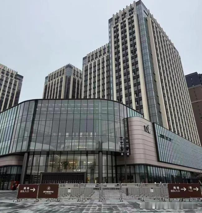 【原计划春节去胖东来，但想到人流就放弃了】本来计划好春节期间找一天，去许昌胖