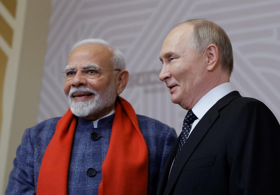 印度花20亿美元将租用俄罗斯一艘核动力攻击潜艇。2025年12月4日，随着普