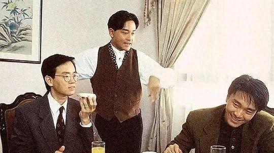 1992年，黄百鸣拍《家有喜事》，他请来刚走红的周星驰，周星驰，周星驰要价800