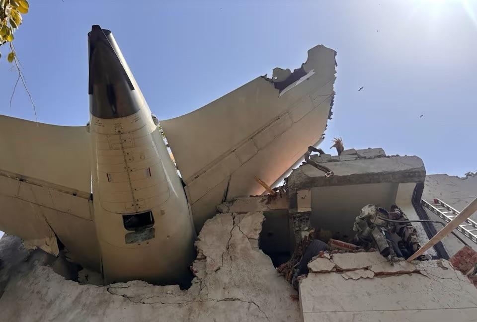为什么波音787首次空难争议这么大，尤其是在航空安全圈吵翻天了，主要争议点应