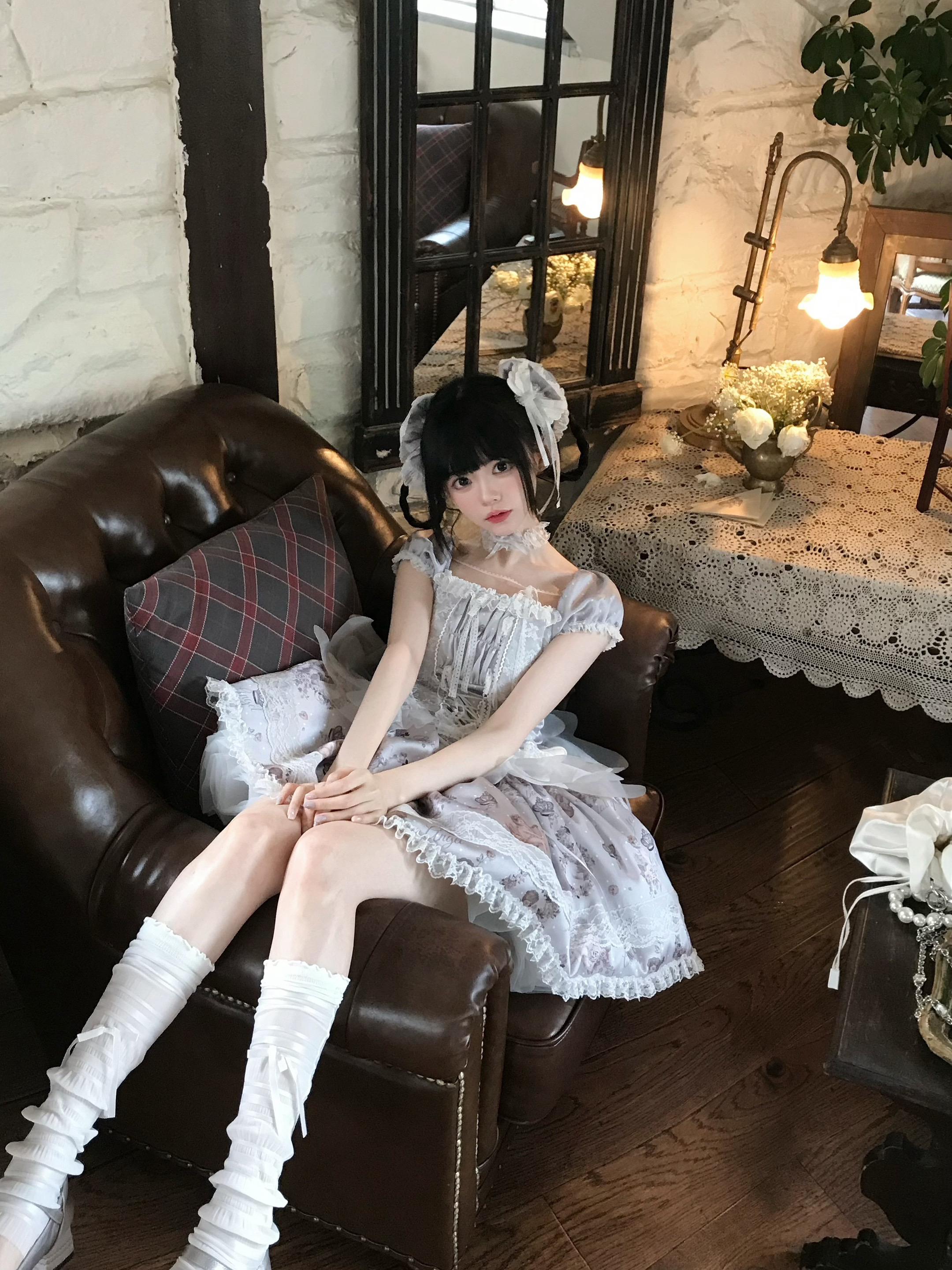 阁楼里被遺忘的洋娃娃*