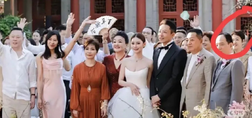 终于知道汪大爷为什么会放弃张兰选择张兰闺蜜当老婆了不是因为赵行长比张兰长的好
