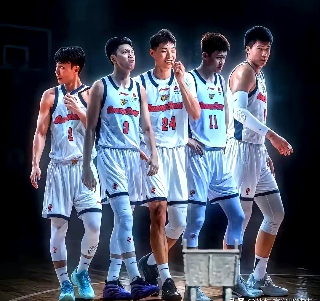 广东男篮这操作，看得人心里直打鼓。全联盟找不出几家像他们这样，外援配置还悬在半