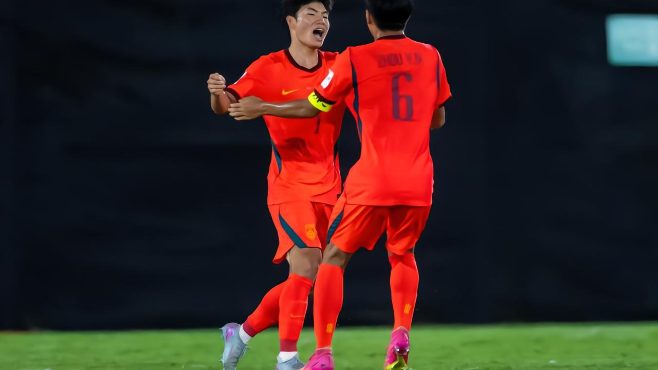 U17亚洲杯1/4决赛大戏上演，沙特U17与中国U17激情对垒！上半场，费萨尔-