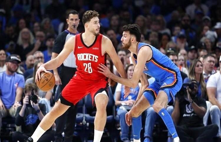 杜兰特31分,15次出手,加时赛只打了一次球。不是他不行,是球根本到不了他手里