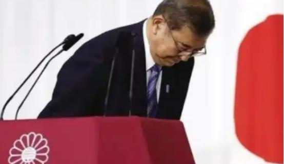 中国早已不需要日本的虚假道歉。日本近些年来，篡改教科书，颠倒黑白侵华历史，对