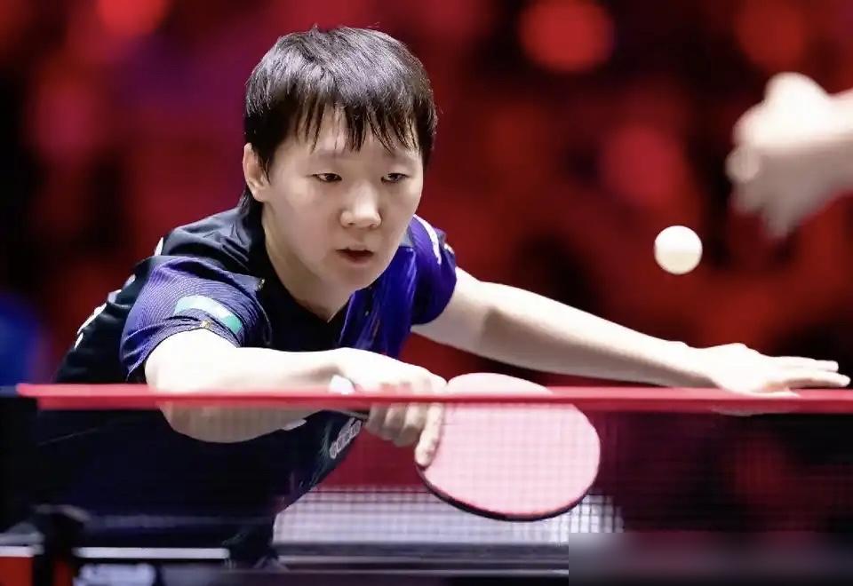 王曼昱，腰椎间盘突出4毫米，膝盖积液，还在拼奥运名额。赛场上，她手臂发麻，大