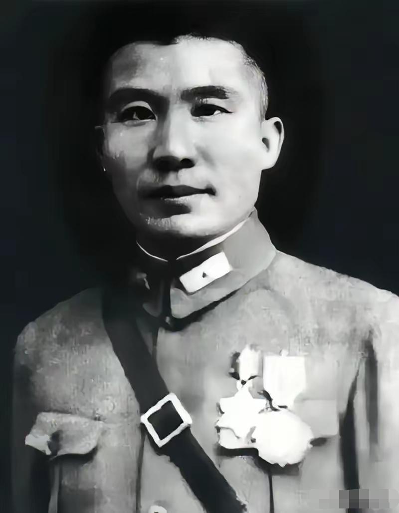 1941年，日军用毒气攻下高安城，74军军长王耀武看着满地的国军尸体悲痛欲绝，这