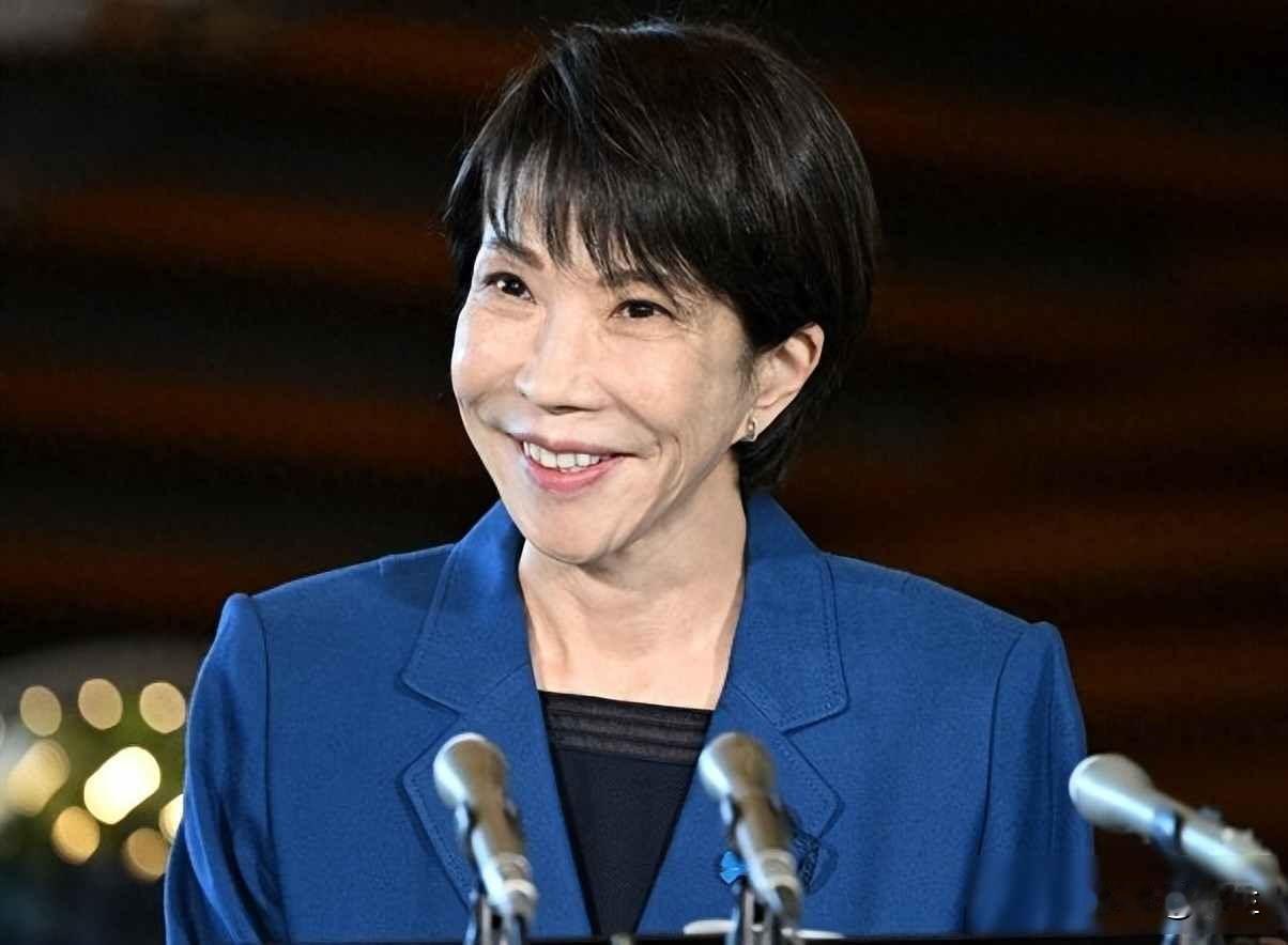 高市早苗拍照惹祸，中国点名不留情，日本国内悄悄炸锅这件事其实挺简单，2025
