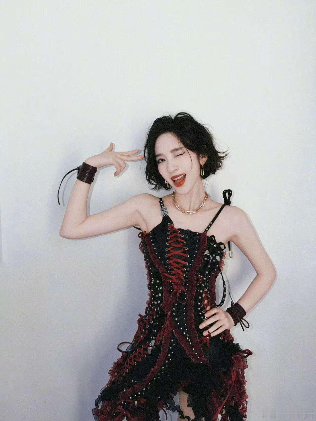 唐艺昕有梗自己先玩一句接地气的真心话瞬间拉近好感唐艺昕不走官方路线有梗自己