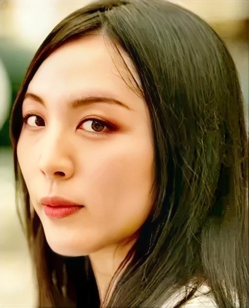 日本那些极右翼分子已经彻底疯狂了近日，日本的一个极右翼分子桥本琴绘公然妄称：