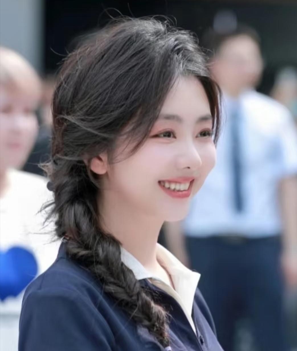 资本大佬为什么都盯着谭松韵？原因很简单，不是她有多好的演技、有多漂亮，而是她