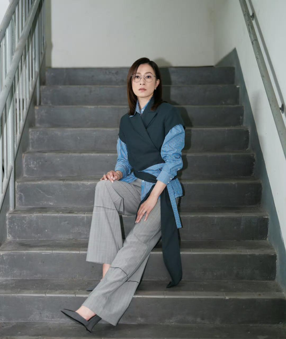 最近佘诗曼分享了自己的文青风穿搭原来，这就是文青风穿搭也太好看了吧美到我