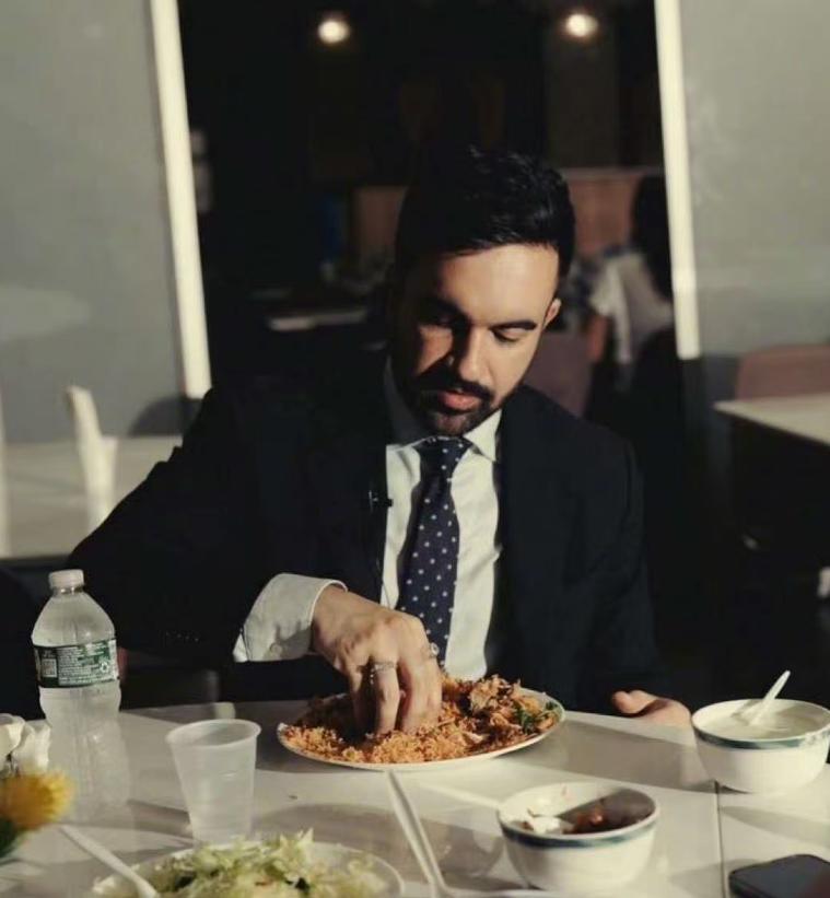 这是纽约市长，这是伦敦市长！穆兄会算是把西方选举制度彻底玩明白了！一个三十多岁来