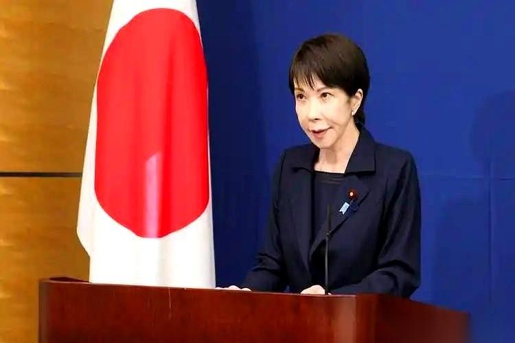 日媒最近的头条版面，全被高市早苗在法国G7峰会上的表现填满了。G7晚宴的圆桌旁