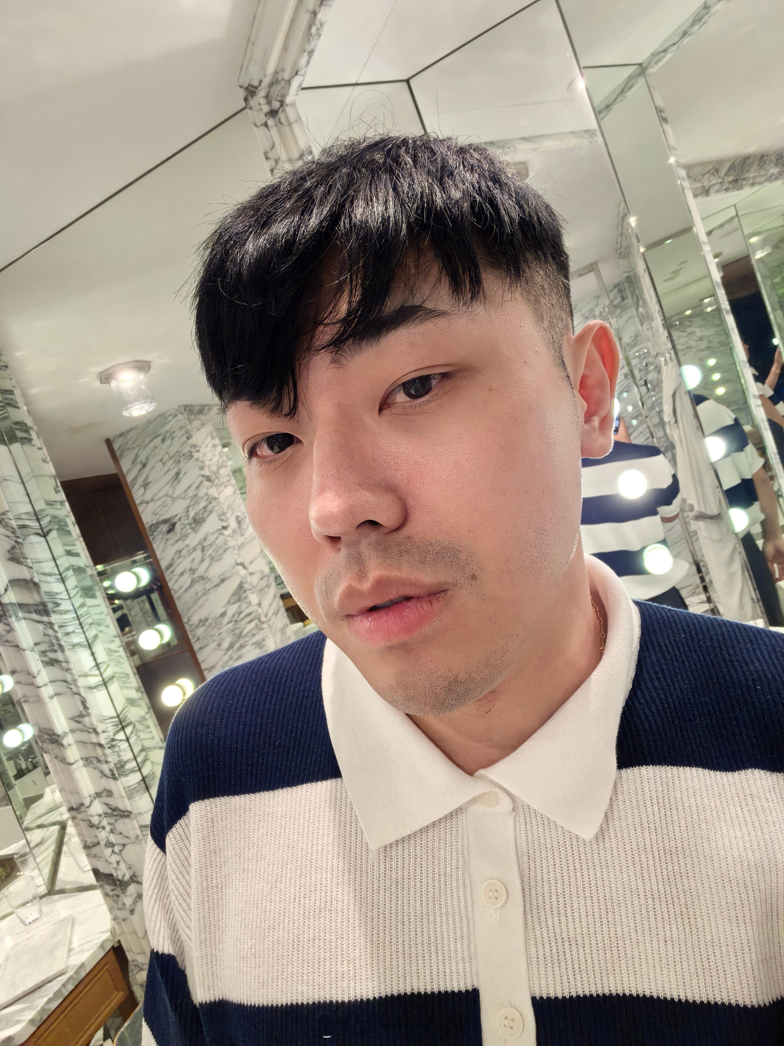 香港瑰丽是不是小姐姐们的打卡圣地？我该怎么拍，才显得有范儿[抠鼻][抠鼻][挖鼻