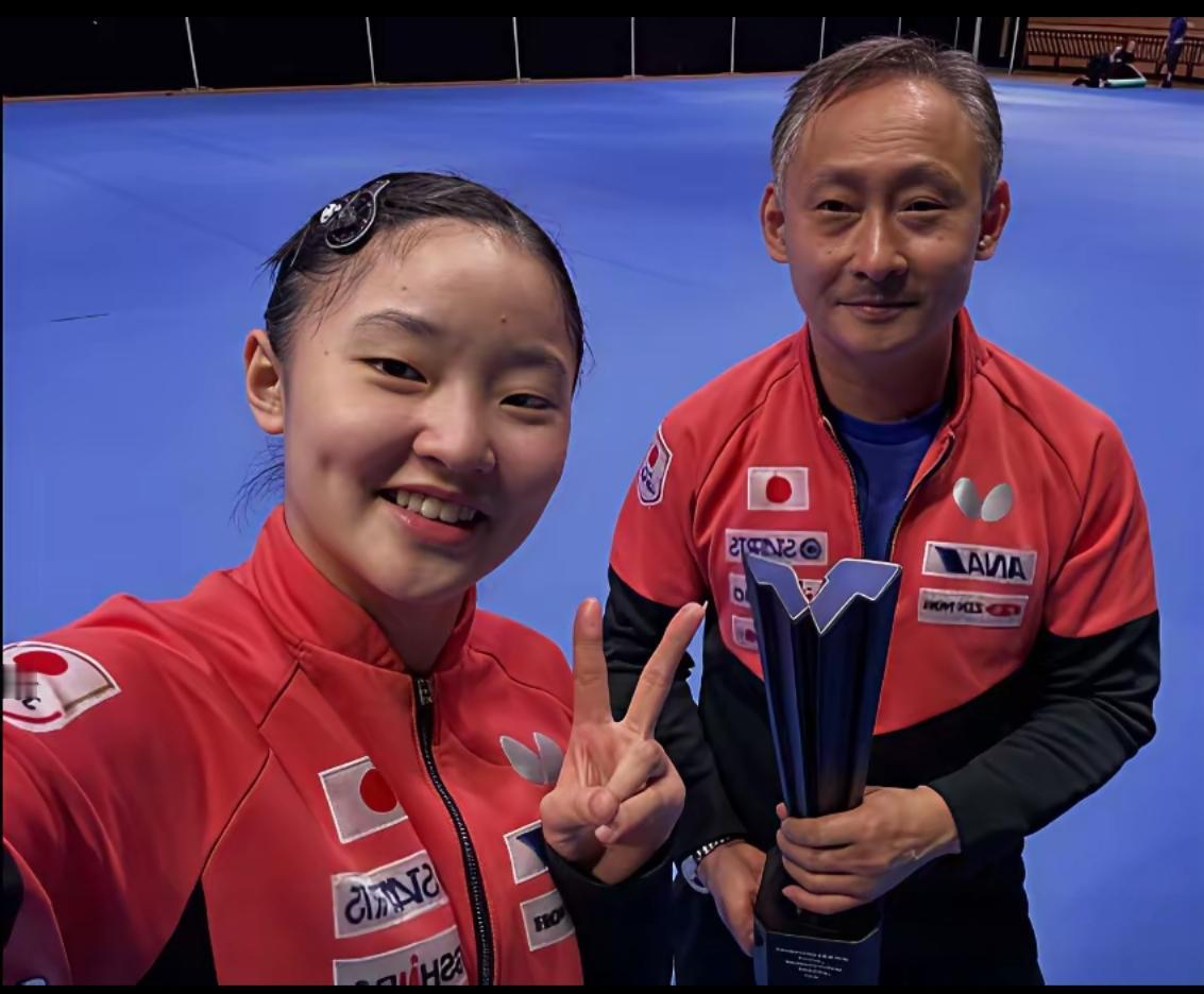 这一次夺冠，最开心的不是张本美和本人，也不是她的教练。而是:为了两个