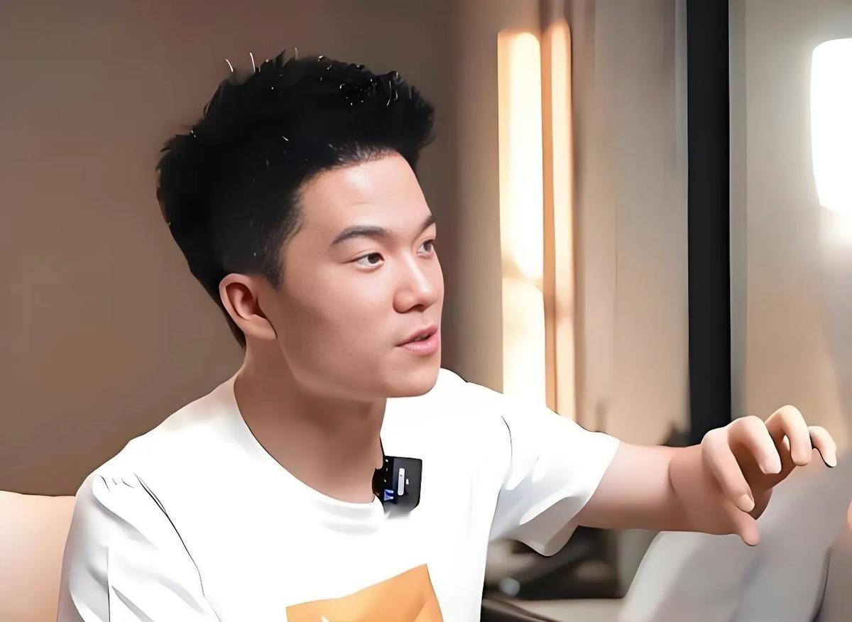 孩子问：读书到底图啥？一句话答不上来，你就输了。董宇辉的办法很野：不灌鸡