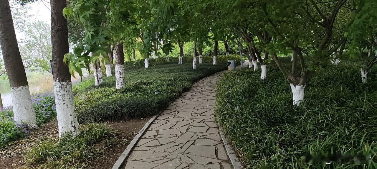 于立忠出事，在海安引发震动海安原书记于立忠在南通市副市长任上被请去“喝茶”，在