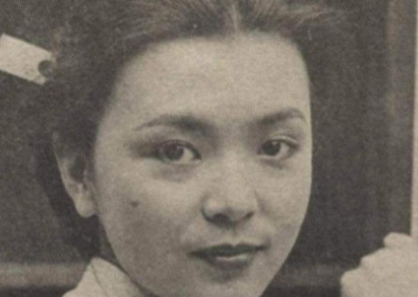 1935年，一妓女恳求37岁张伯驹：“带我走吧！我还是清白之身！”张伯驹递给老鸨