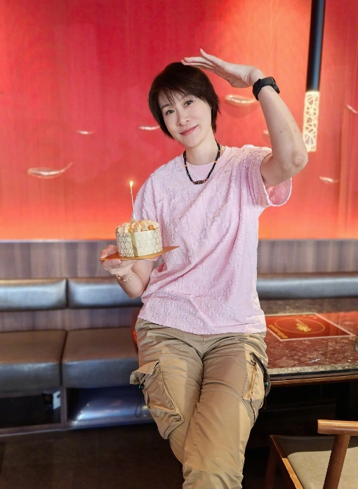 至今未婚的五位女排大龄女将；一、赵蕊蕊，43岁二、颜妮，37岁三、徐云丽，