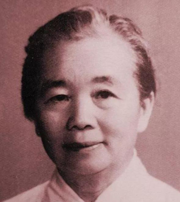 这位红军女将军领导过3位开国大将，差点成女上将，前夫大名鼎鼎【1955年9月，