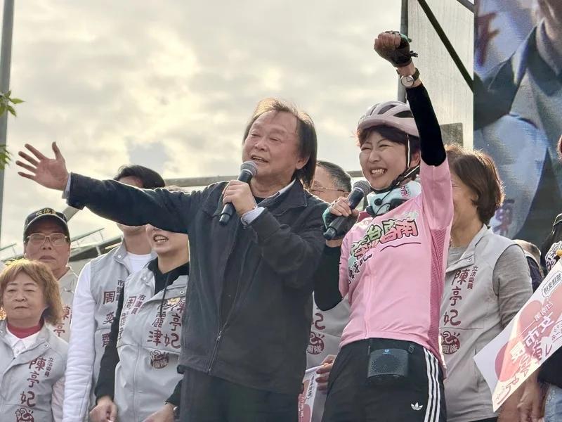 跟赖清德唱反调！王世坚南下挺陈亭妃：不忍她一人孤苦伶仃把握最后黄金周末，民进党