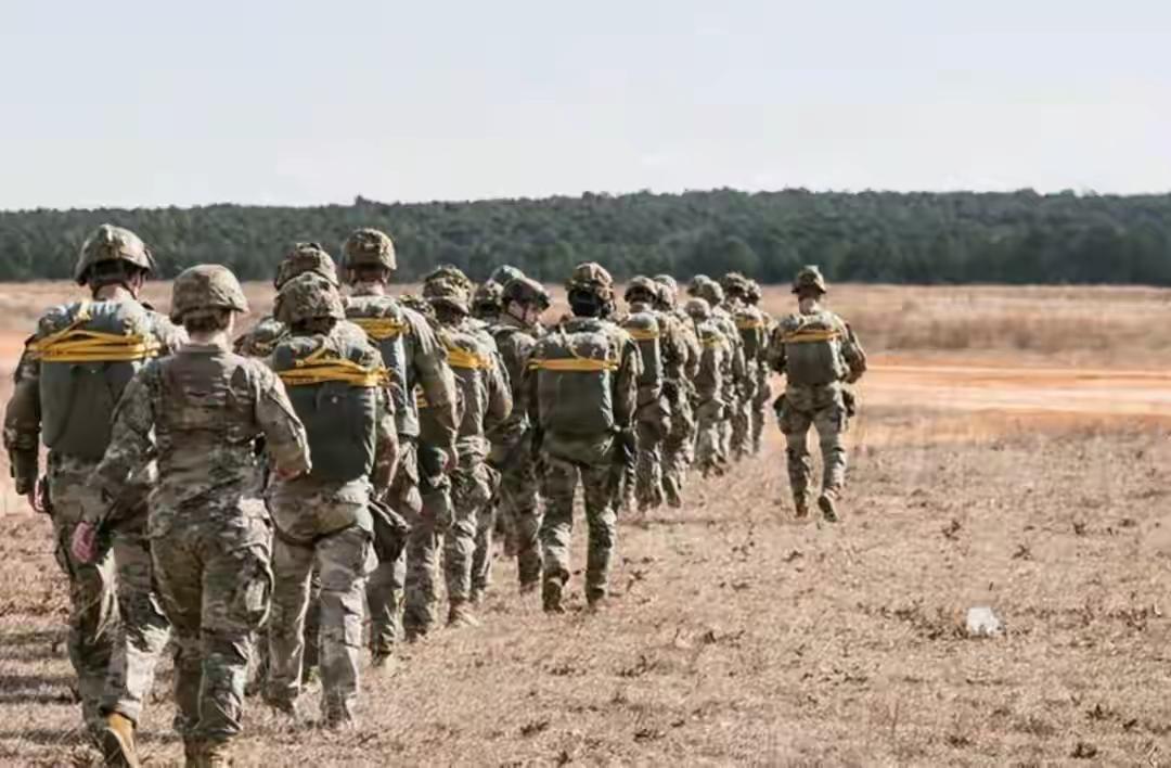 英国可是美国铁哥们，听听英国人是怎么埋汰美国的！英国《独立报》给了一个让五角