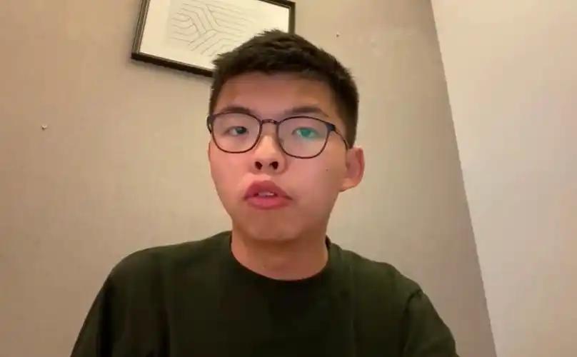 黄之锋认罪了，但美媒紧跟着递来一张"亲情牌"，拿"孝道"换轻判，这出戏演给谁看？