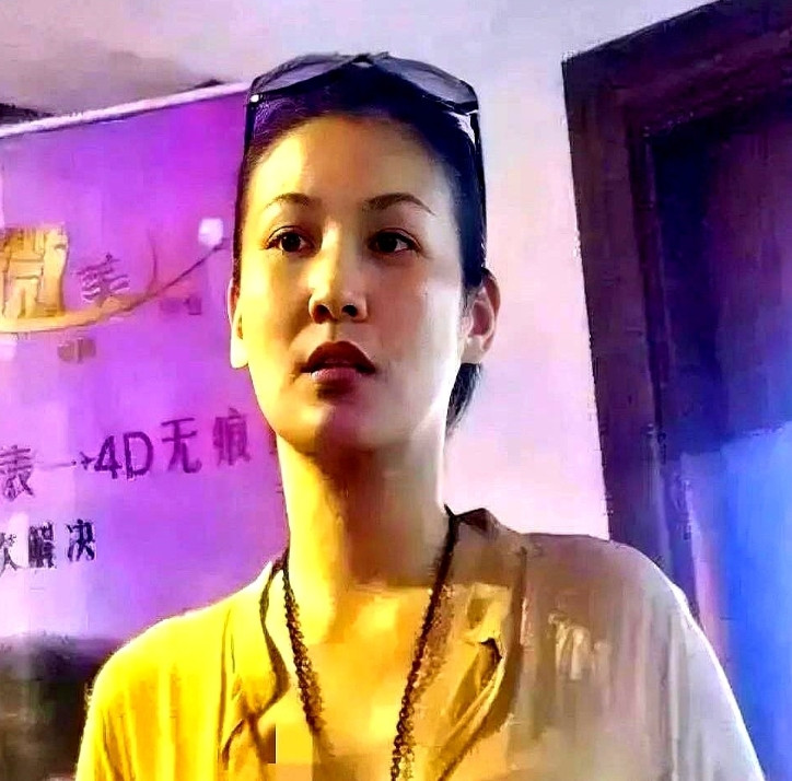 南京一段相亲视频火了。82年出生，从没结过婚，是银行的正式员工，家境也还可以