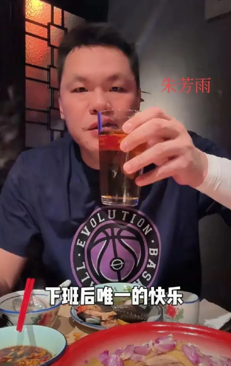 现在球队最稳定兵强马壮的就是广东男篮了！你们前几天还说广东男篮俱乐部总经理是整天