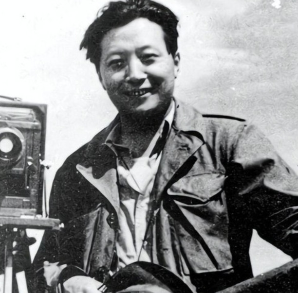 1951年，周总理的女婿在朝鲜与金日成的女秘书公然同居，彭德怀气急败坏，总理得知