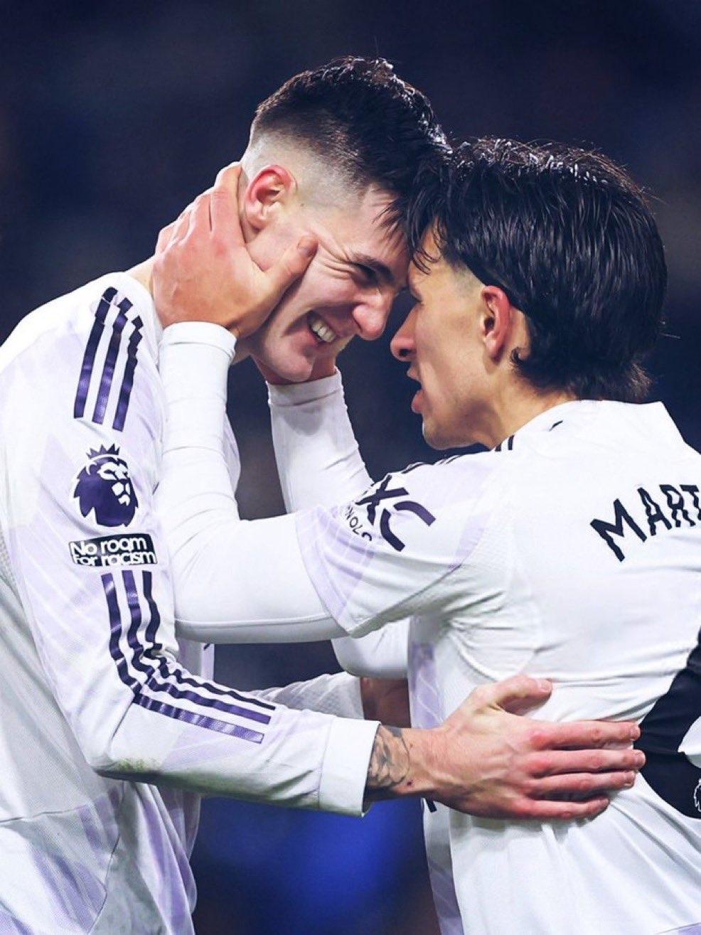 虽然我很欣赏利马的精神，但4后卫的中卫，我还是不看好他。如果曼联将来踢双中卫，