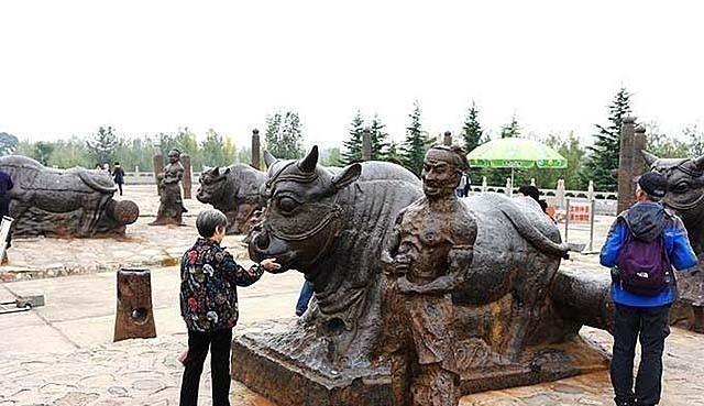 1989年，山西捞出了四尊唐代黄河大铁牛，隶属于国宝级文物，但专家却提议露天展示