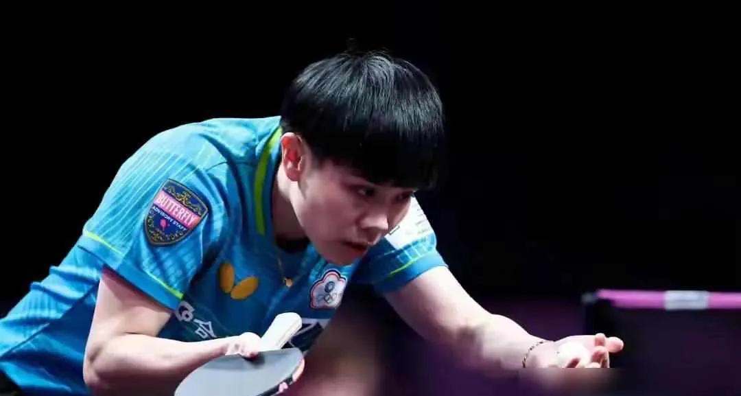 日本小将横扫对手，头号种子竟遭爆冷，长胶怪招谁怕谁北京时间7月25日凌晨，WT